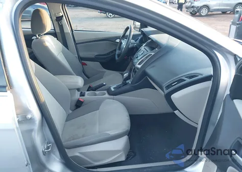 2014 Ford Focus Se z USA, uszkodzony, nr VIN 1FADP3K24EL378802